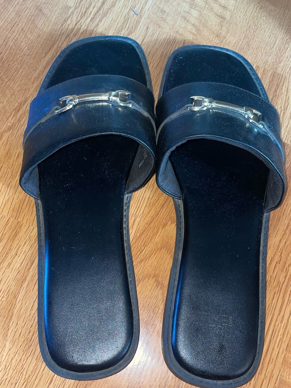 Womens black size 9 sandals